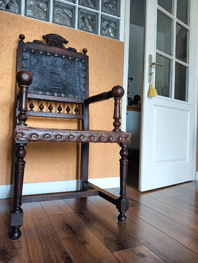 Chatescos - Estudio En Chateau *