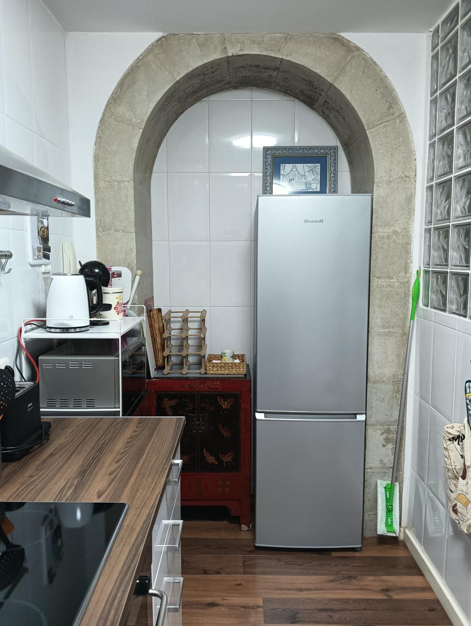 Chatescos - Estudio En Chateau Escos